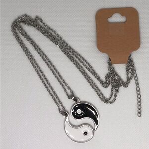 Set of 2 friendship necklaces yin Yang